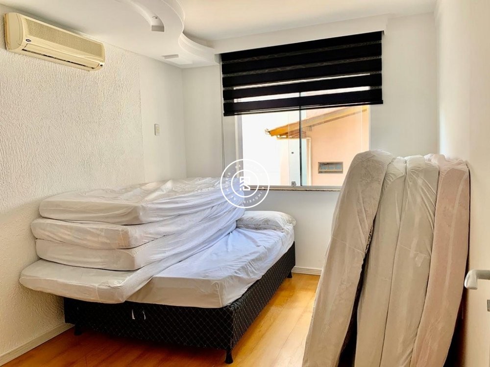 Casa com Piscina no Centro de Itapema SC