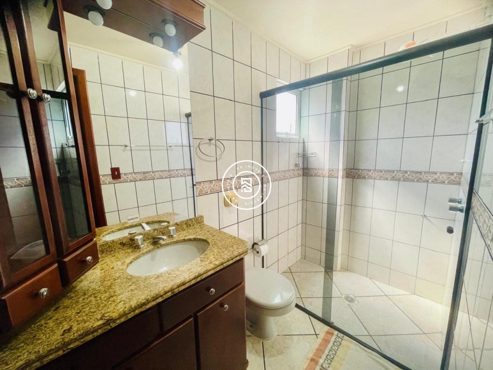 Apartamento Frente Mar em Meia Praia c/ 03 Dormito