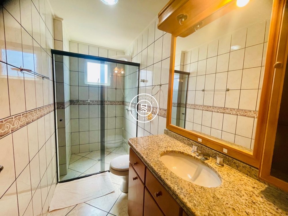 Apartamento Frente Mar em Meia Praia c/ 03 Dormito