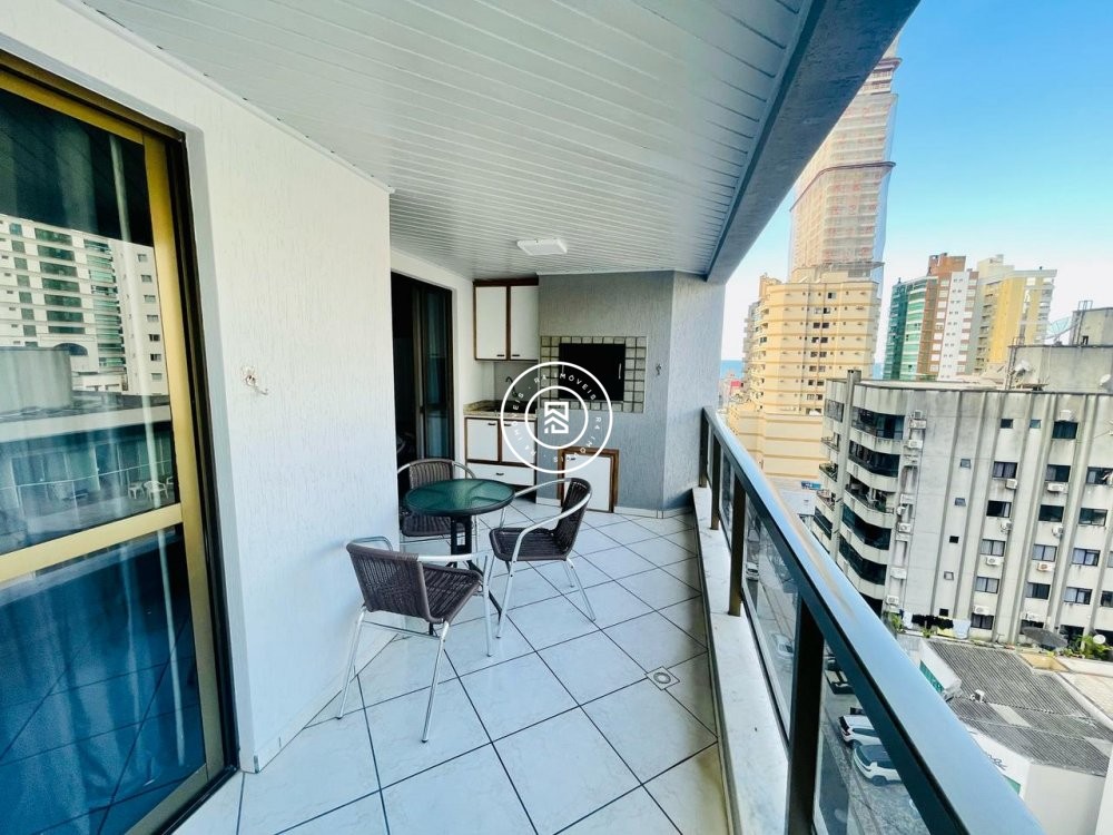 Apto Anual Mobiliado, prox. ao Russi Russi, com 03