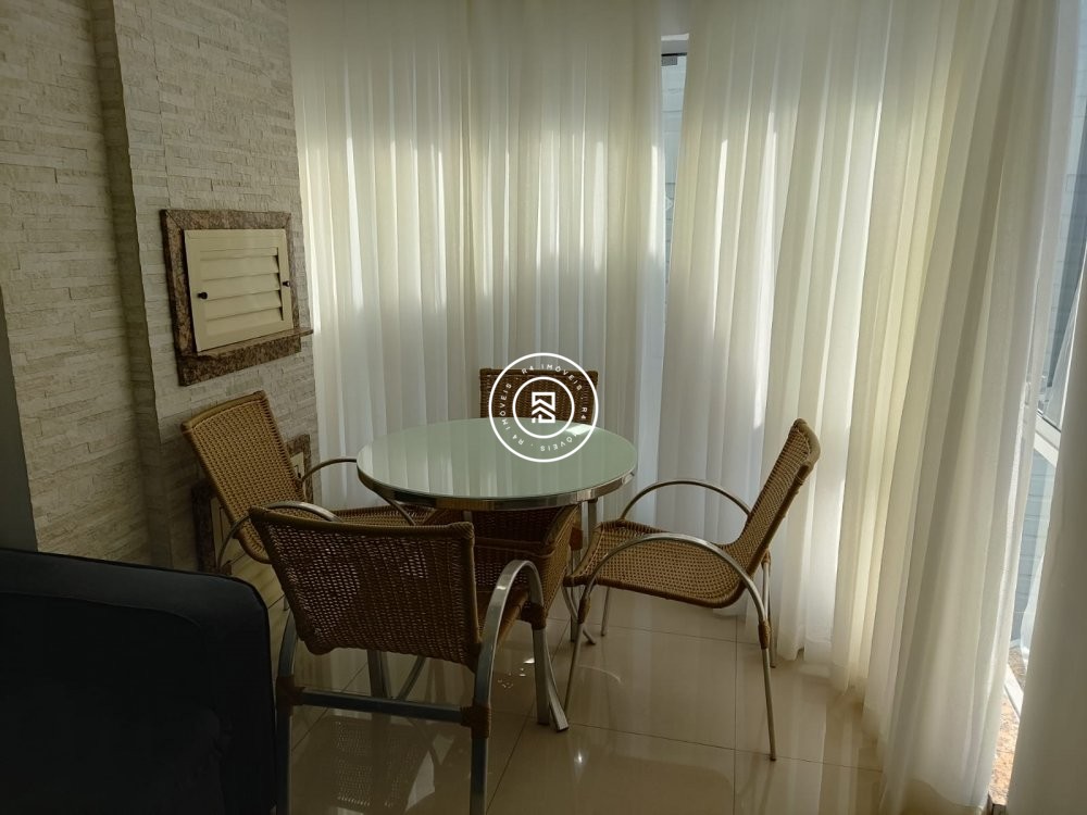 Apartamento Quadra Mar 02 quartos em Meia Praia