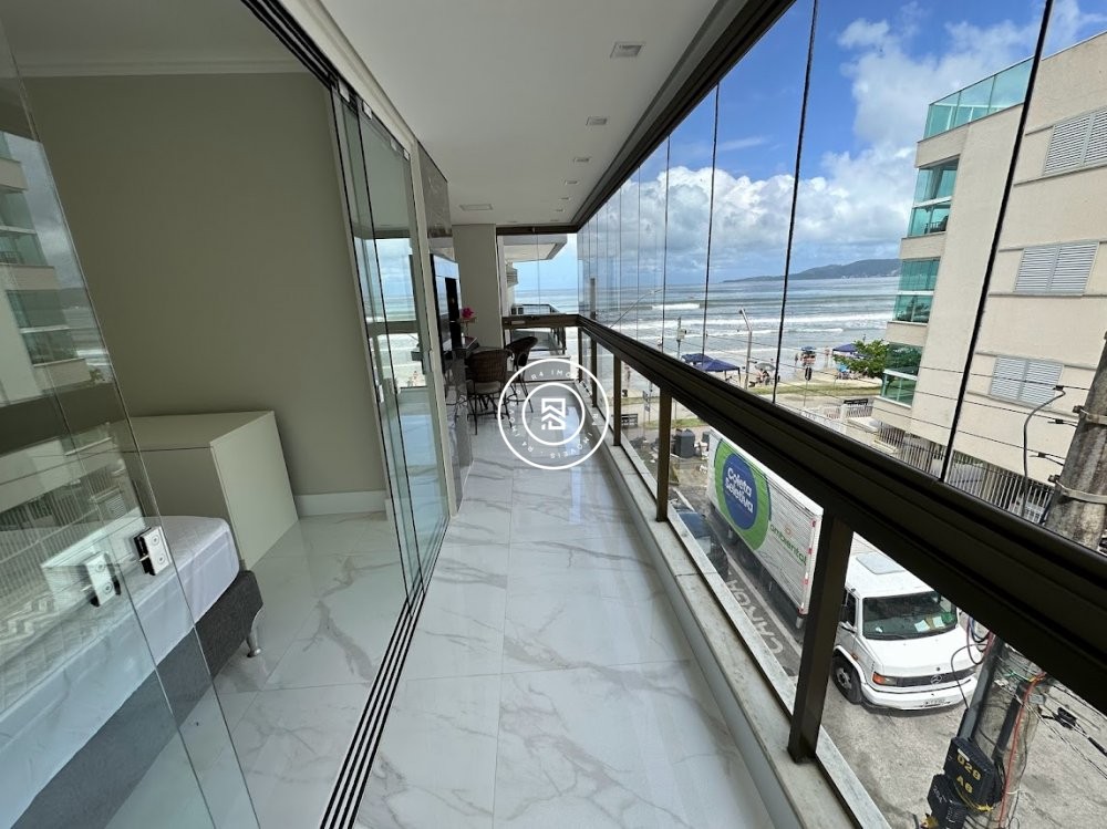 Apto Lateral Mar Meia Praia 03 Dormit�rios