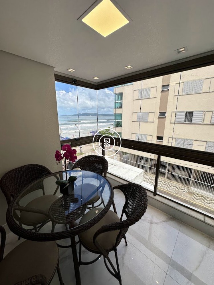 Apto Lateral Mar Meia Praia 03 Dormit�rios