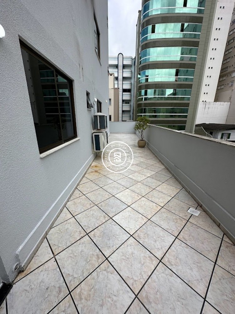 Apto Lateral Mar Meia Praia 03 Dormit�rios