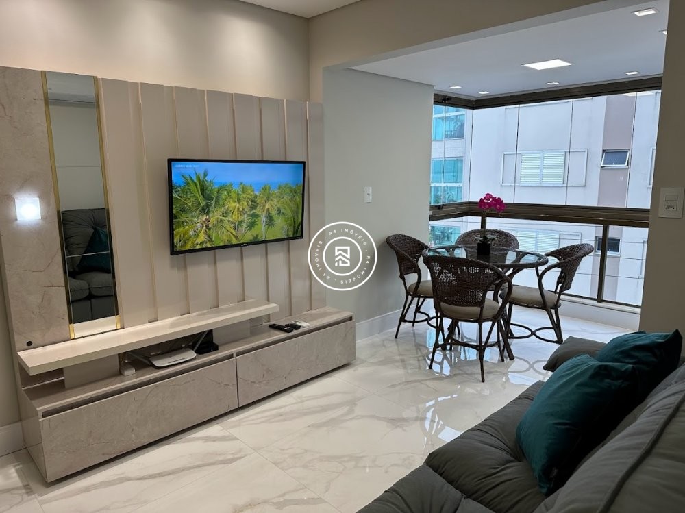 Apto Lateral Mar Meia Praia 03 Dormit�rios