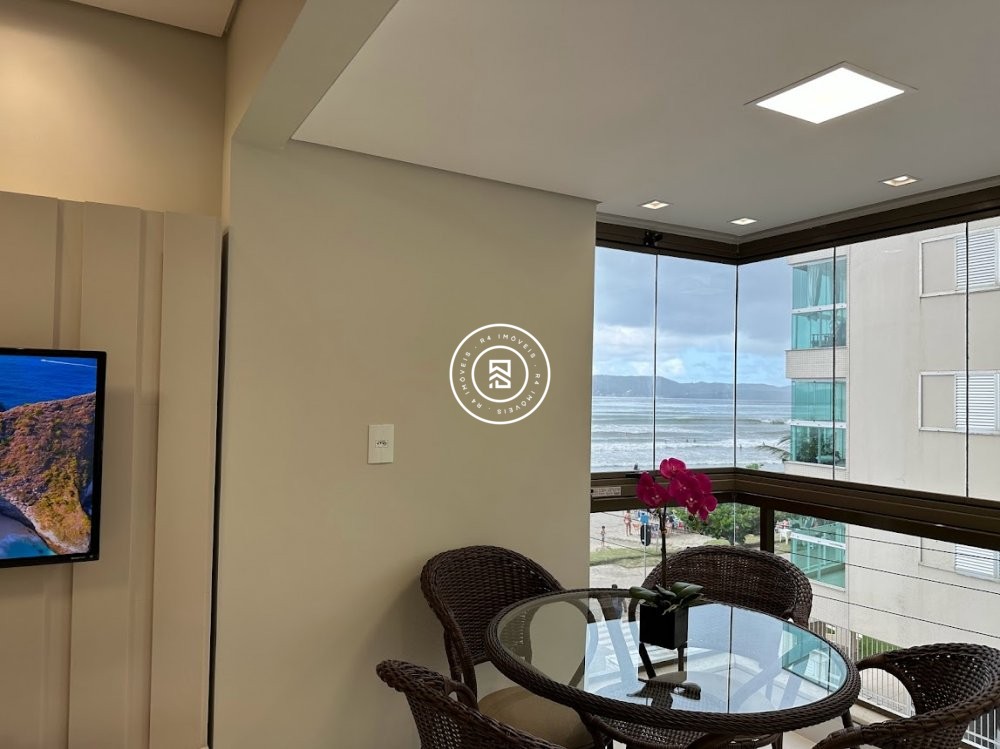 Apto Lateral Mar Meia Praia 03 Dormit�rios