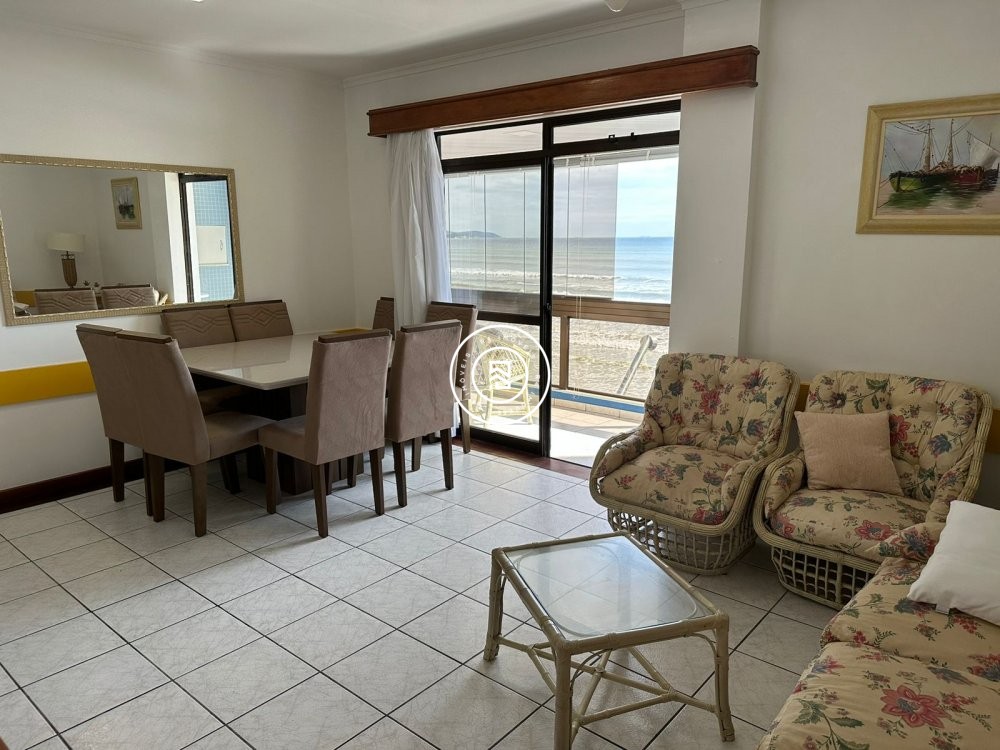 Apartamento Frente Mar, Meia Praia, 04 Dormitrios