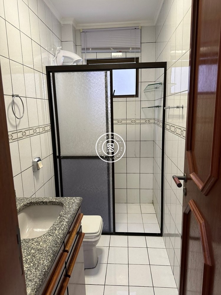 Apartamento Frente Mar, Meia Praia, 04 Dormitrios