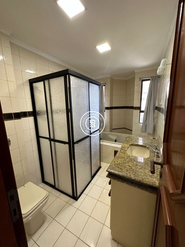 Apartamento Frente Mar, Meia Praia, 04 Dormitrios