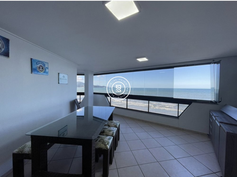 Apartamento Frente Mar 04 Dormit�rios, 02 vagas Me