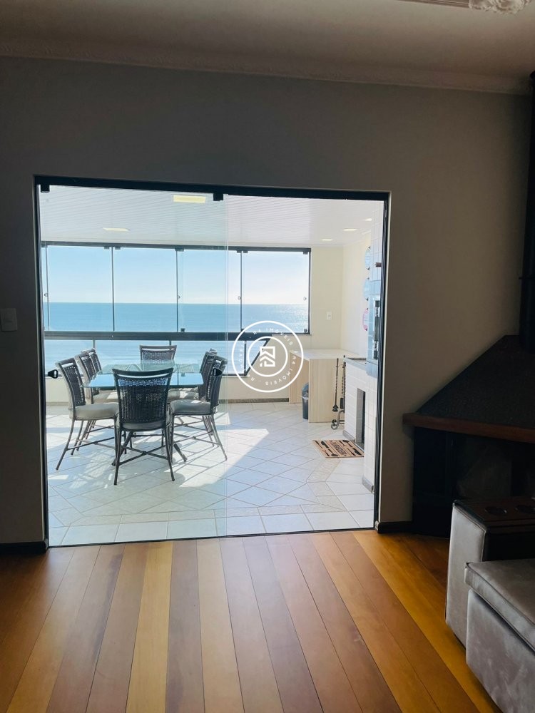 Apartamento Frente Mar 05 Dormitrios, 04 vagas