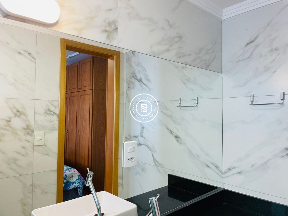 Apartamento Frente Mar 05 Dormitrios, 04 vagas