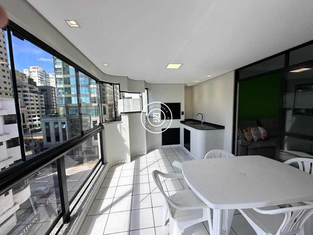 Apartamento Lateral Mar, 02 Dormit�rios, Meia Prai