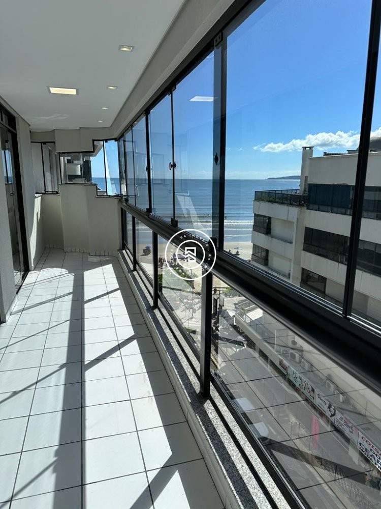 Apartamento Lateral Mar, 02 Dormit�rios, Meia Prai