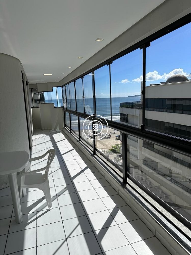 Apartamento Lateral Mar, 02 Dormit�rios, Meia Prai