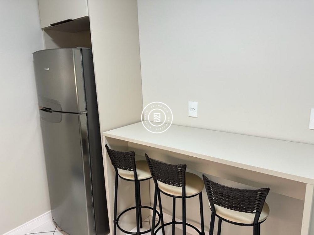 Apartamento Lateral Mar, 02 Dormit�rios, Meia Prai