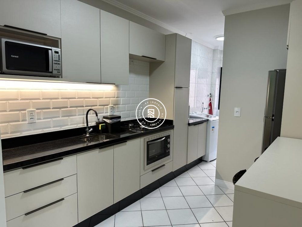 Apartamento Lateral Mar, 02 Dormit�rios, Meia Prai