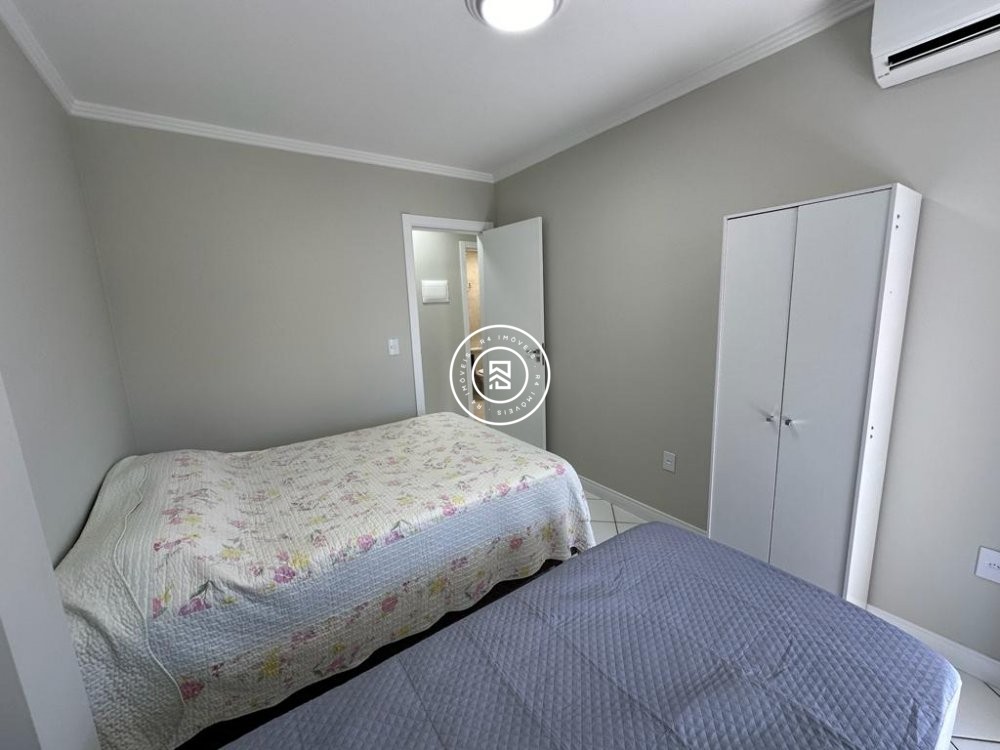 Apartamento Lateral Mar, 02 Dormit�rios, Meia Prai