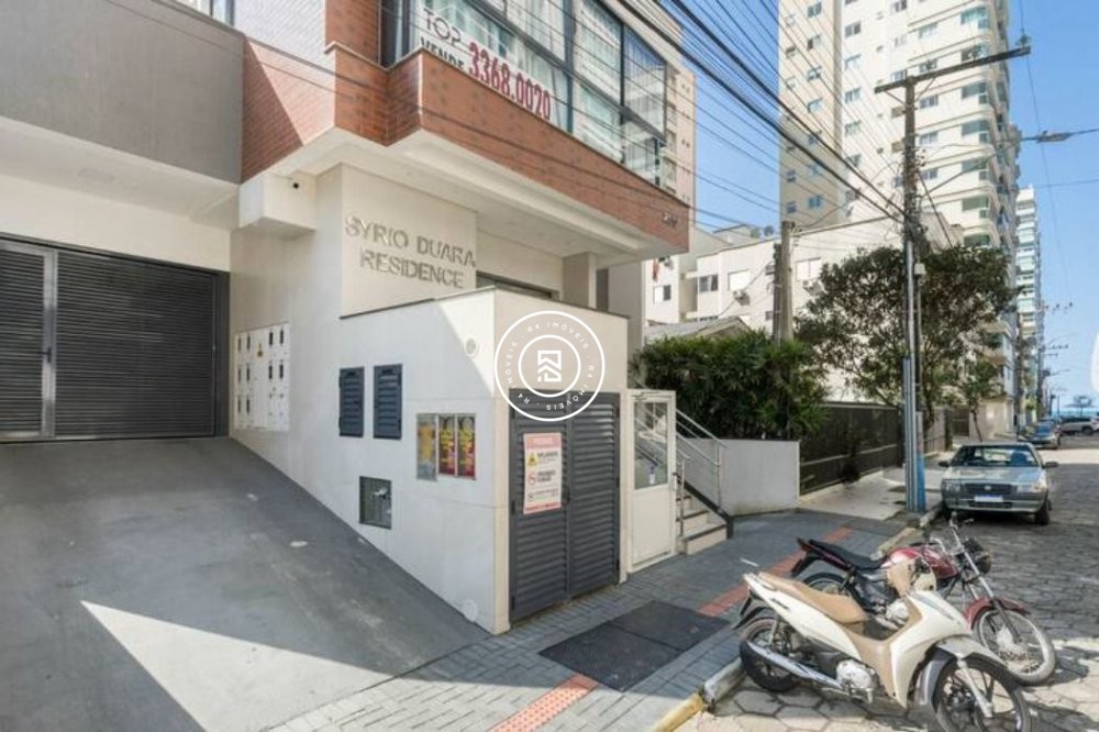 Apto finamente mobiliado na quadra mar