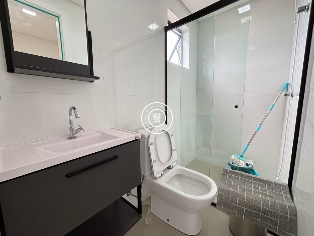 Apartamento semi-mobiliado no Perequ