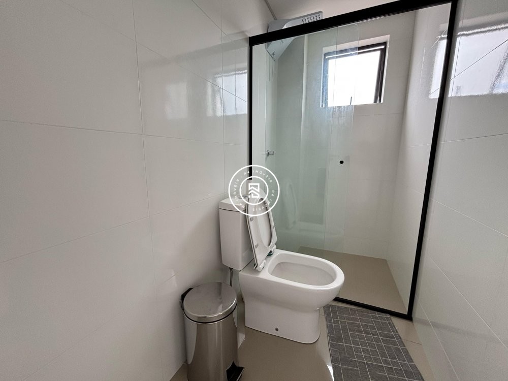 Apartamento semi-mobiliado no Perequ