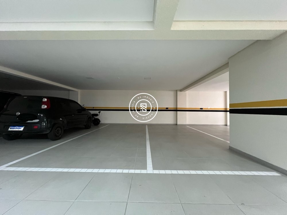 Apartamento novo no corao da Meia Praia