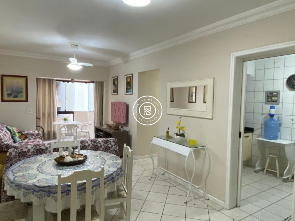 Apto Quadra mar Centro de Itapema, 02 quartos