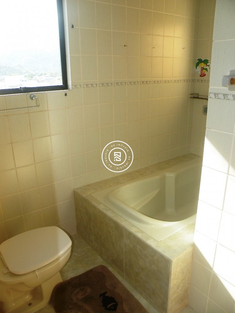 Apto Frente Avenida Centro Itapema, 3 quartos