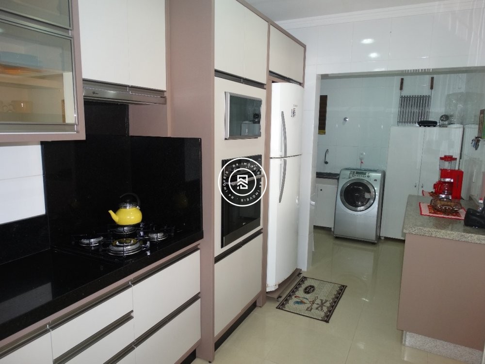 Apto Lateral Mar Centro de Itapema, 03 Suites