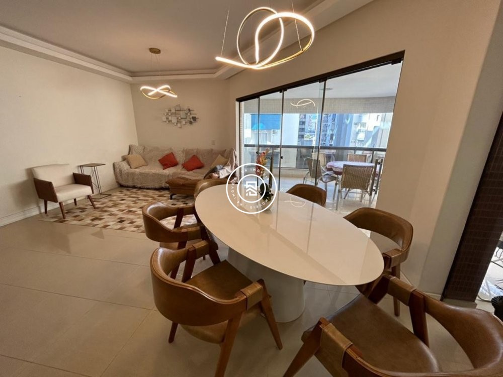 Apto Lateral Mar Centro de Itapema, 03 Suites