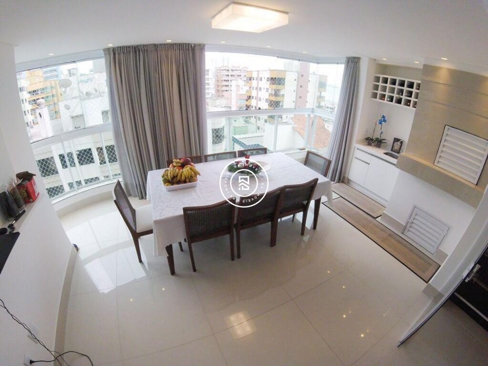 Apartamento finamente Mobiliado, 04 sutes, Meia P