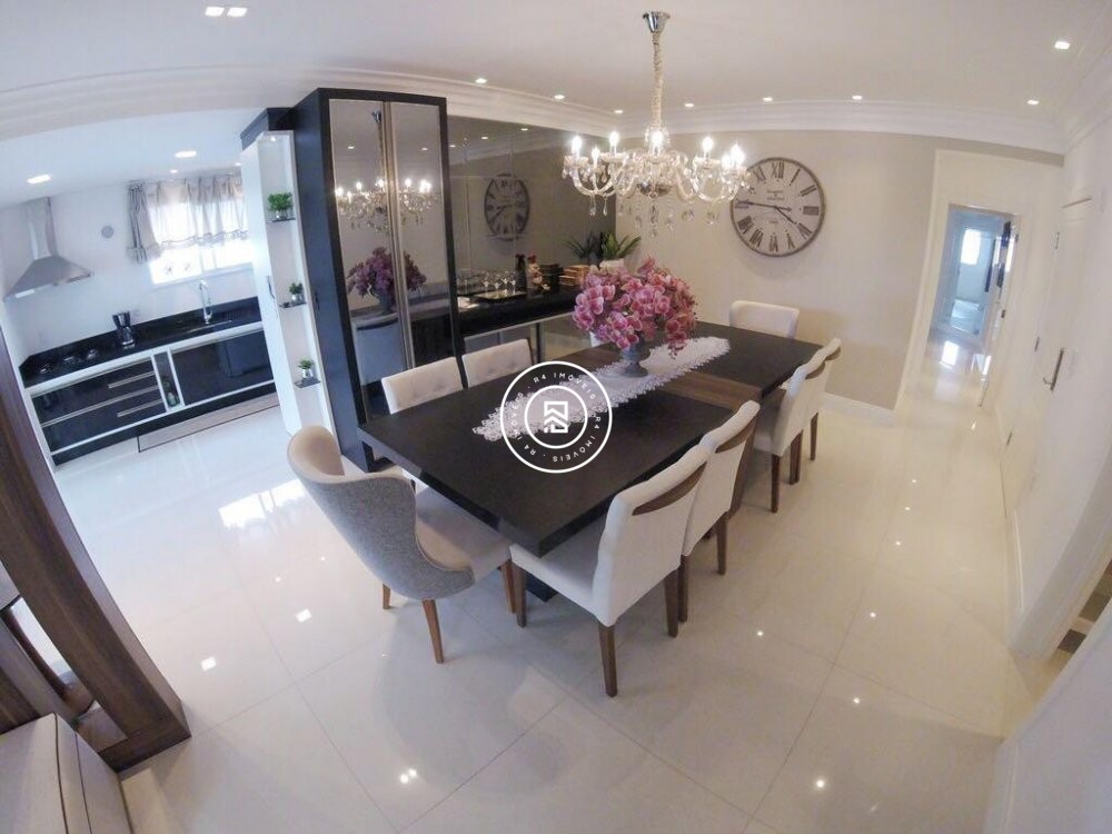 Apartamento finamente Mobiliado, 04 sutes, Meia P