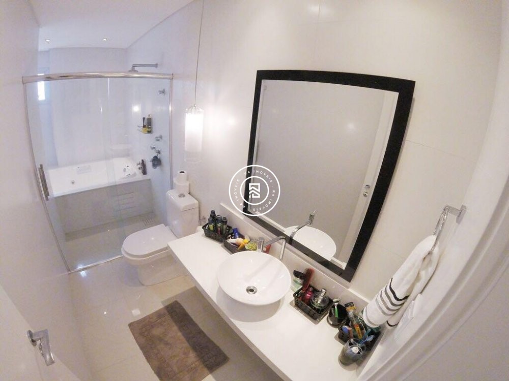 Apartamento finamente Mobiliado, 04 sutes, Meia P