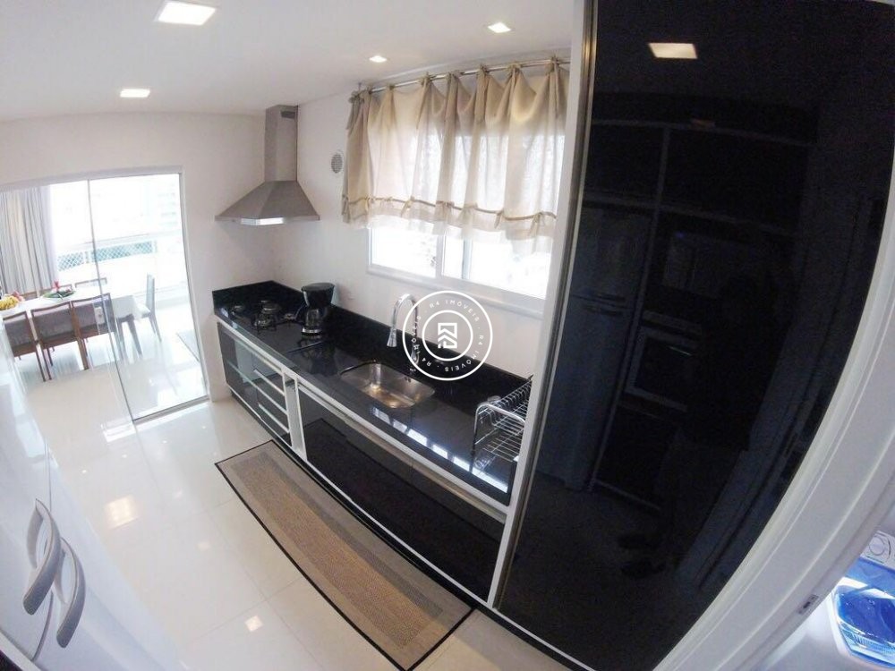 Apartamento finamente Mobiliado, 04 sutes, Meia P