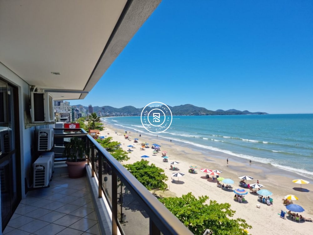 Apartamento Frente Mar, Meia Praia, 04 Dormit�rios