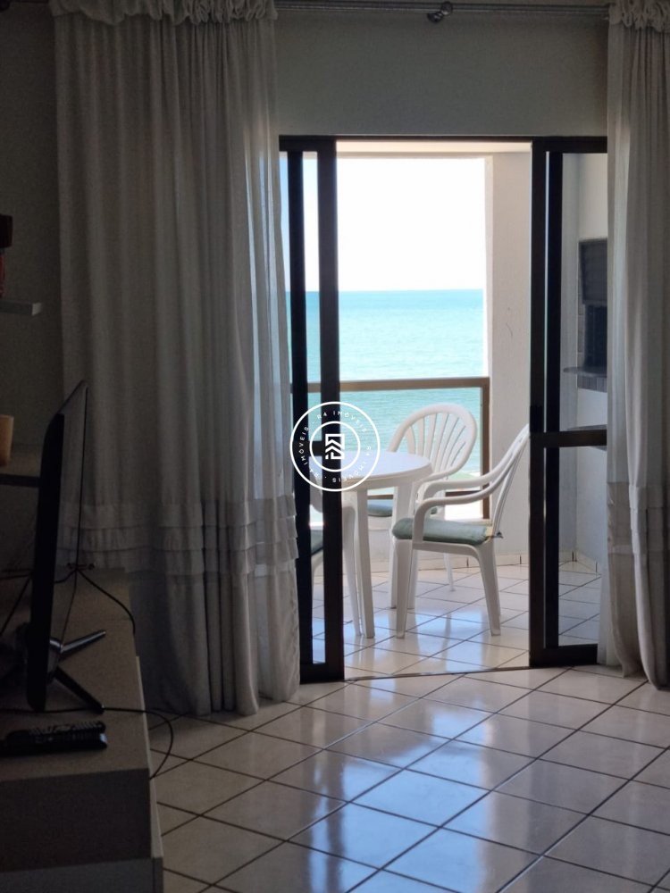 Apartamento Frente Mar, Meia Praia, 04 Dormit�rios