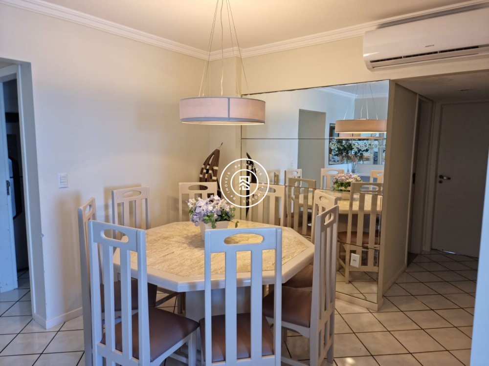 Apartamento Frente Mar, Meia Praia, 04 Dormit�rios