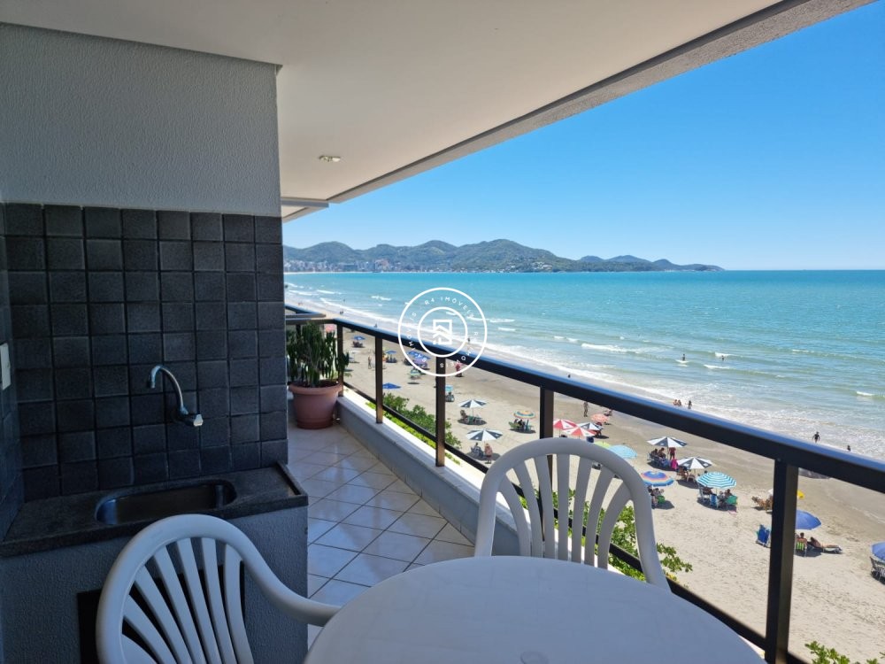Apartamento Frente Mar, Meia Praia, 04 Dormit�rios