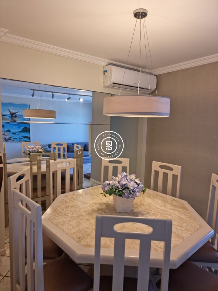 Apartamento Frente Mar, Meia Praia, 04 Dormit�rios