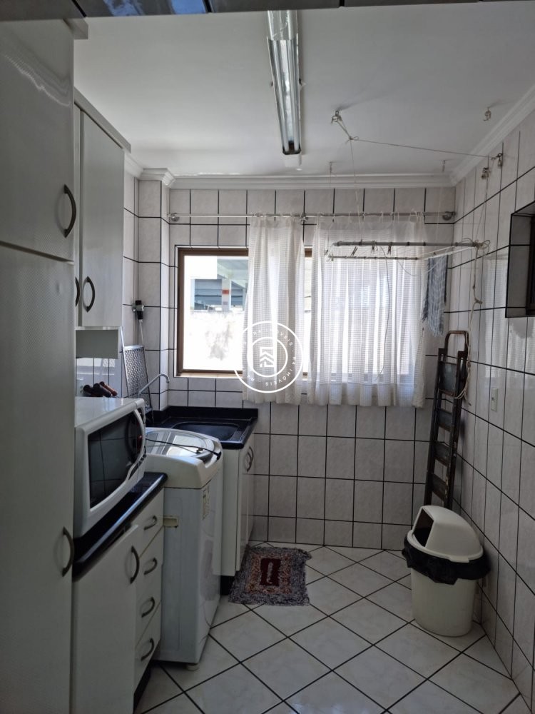 Apartamento Frente Mar, Meia Praia, 04 Dormit�rios