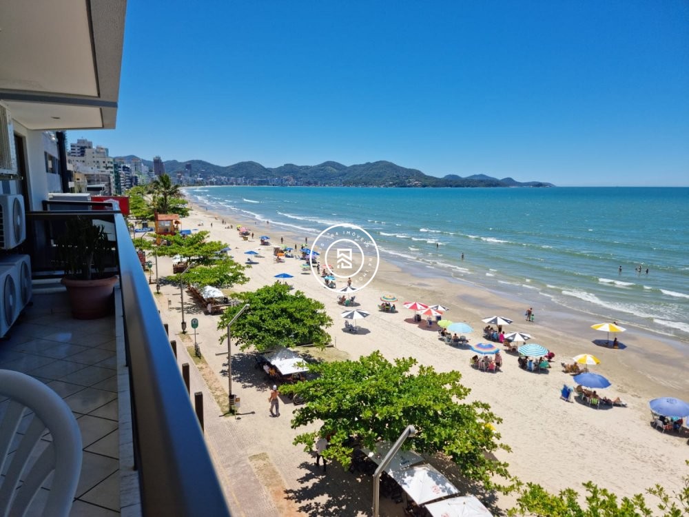 Apartamento Frente Mar, Meia Praia, 04 Dormit�rios