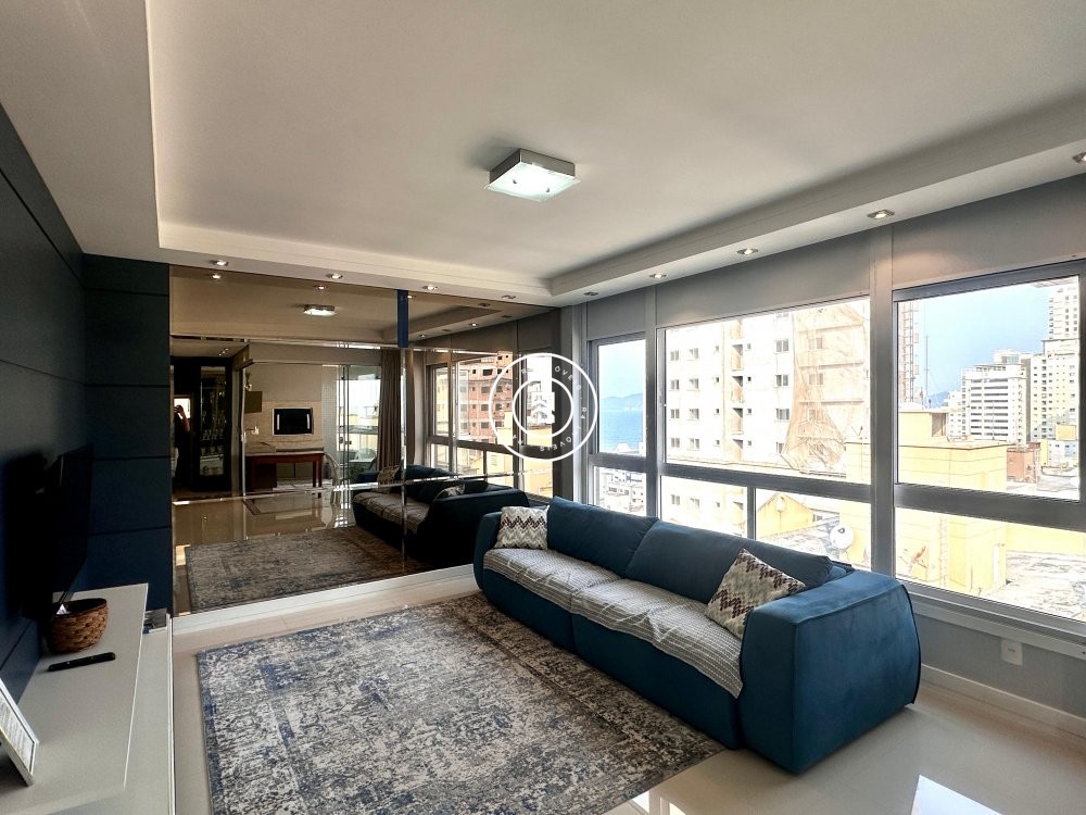 Cobertura Em Meia Praia com 03 Suites