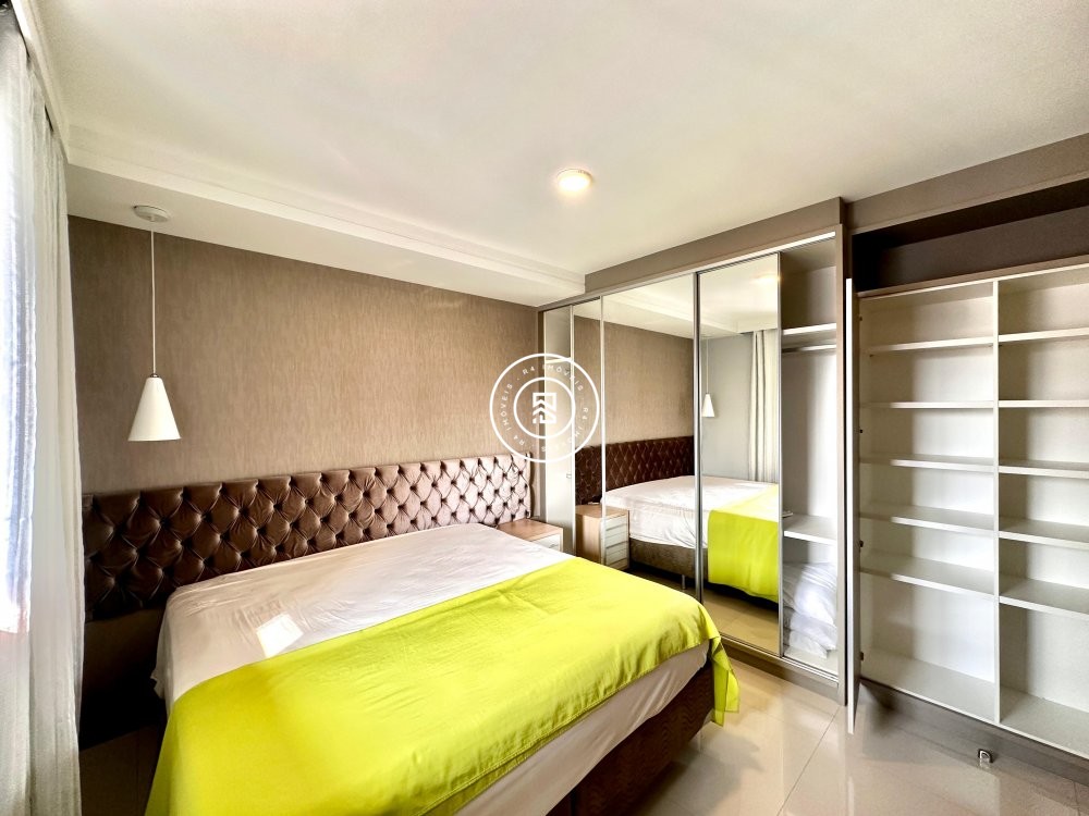 Cobertura Em Meia Praia com 03 Suites
