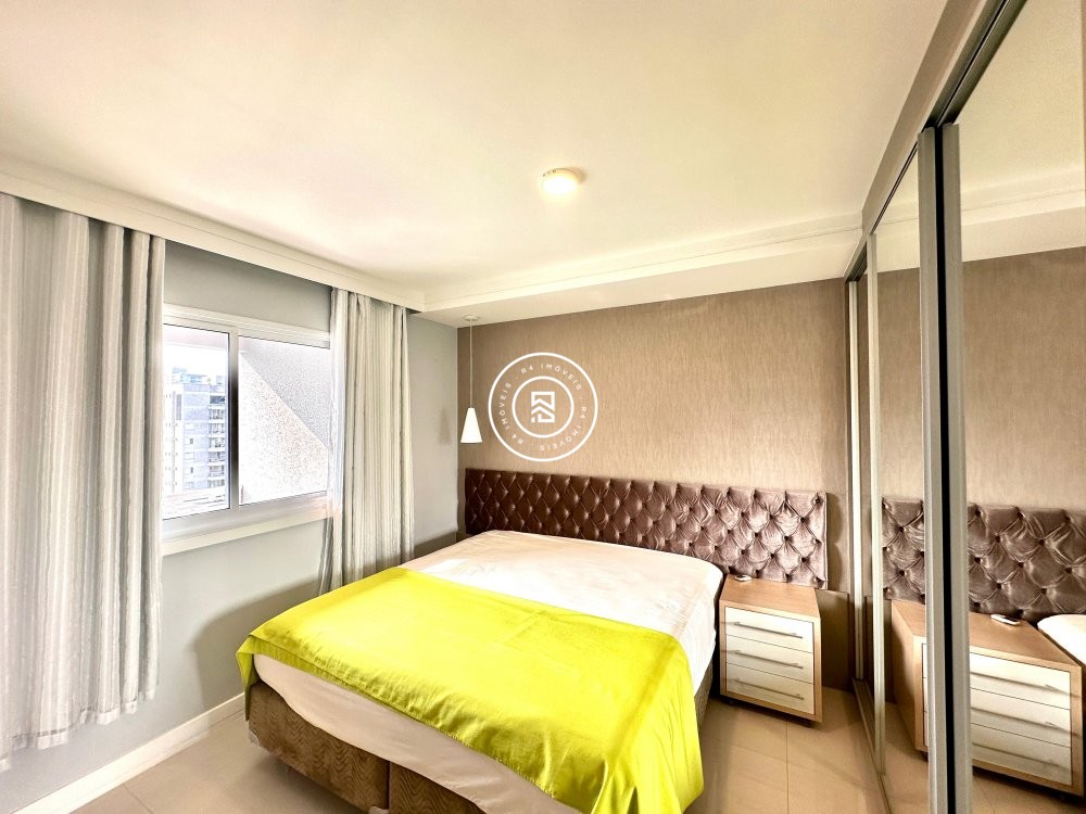 Cobertura Em Meia Praia com 03 Suites