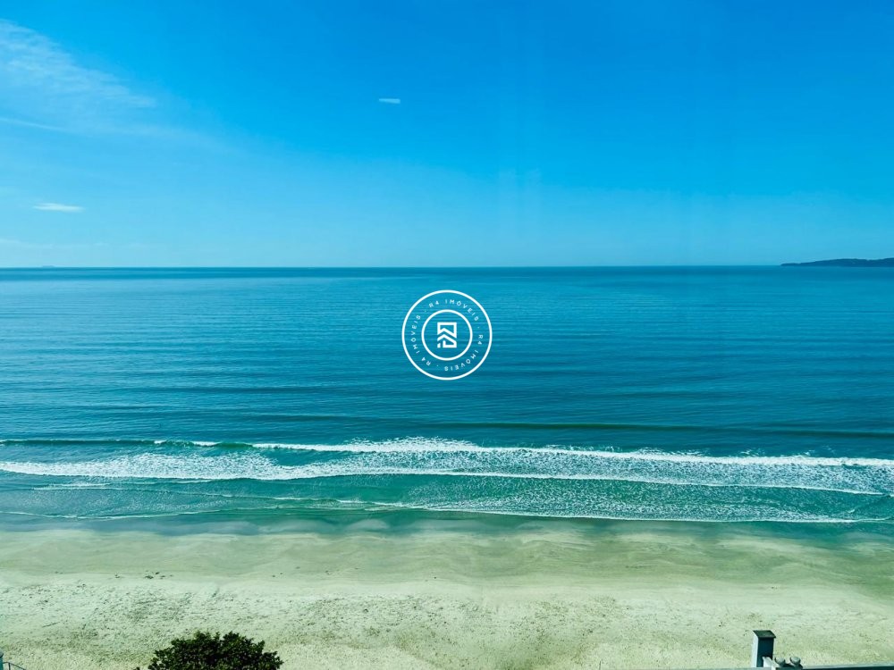 Apartamento Vista mar em Meia Praia, 03 suites