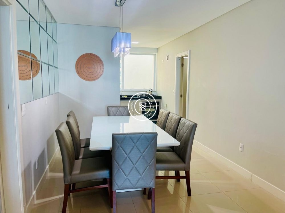 Apartamento Vista mar em Meia Praia, 03 suites