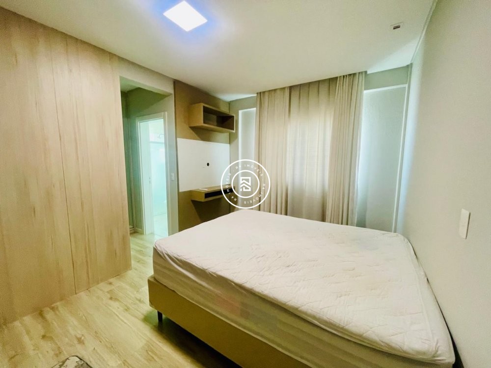 Apartamento Vista mar em Meia Praia, 03 suites