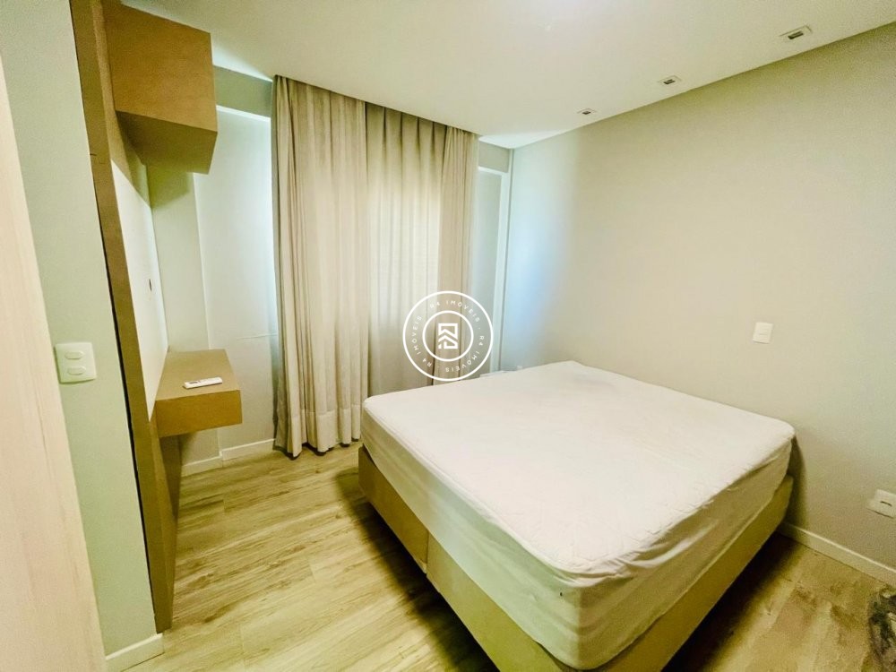 Apartamento Vista mar em Meia Praia, 03 suites