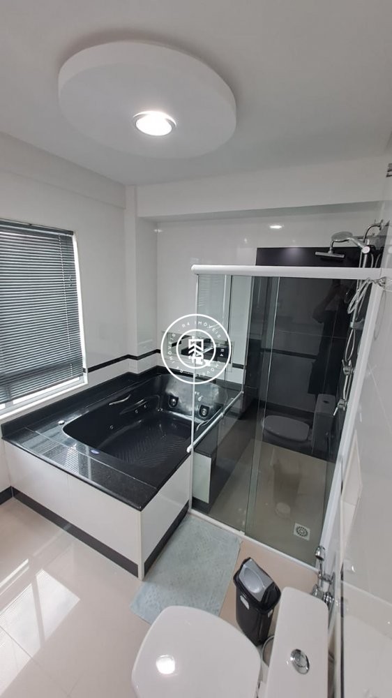 Apartamento Vista Mar, Meia Praia, 03 Suites