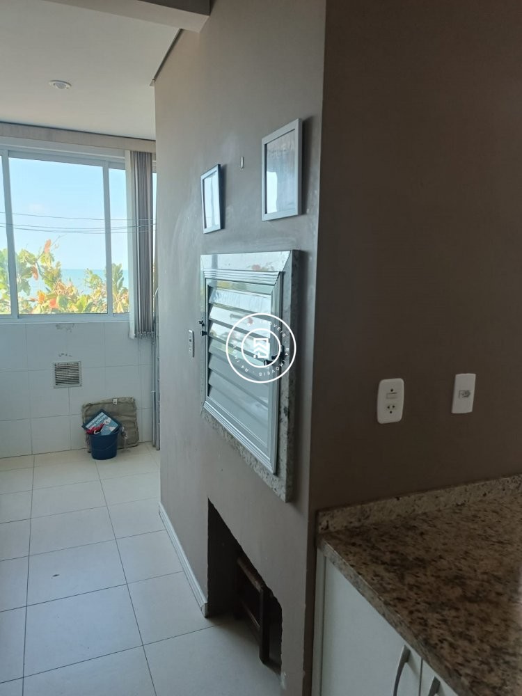 Apartamento Frente mar, 03 su�tes, Meia Praia